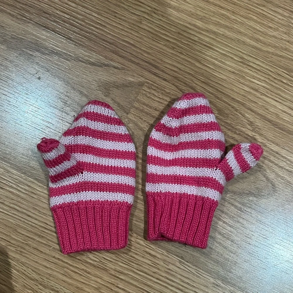 Baby Gap Mittens, size 12-18m